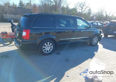 2011 Chrysler Town & Country Touring-L z USA, uszkodzony, nr VIN 2A4RR8DG6BR803563